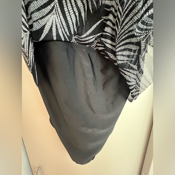 One piece bathing suit (Size 3X) - Picture 3 of 5